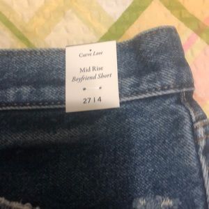 Abecrombie curve love mid rise boyfriend shorts